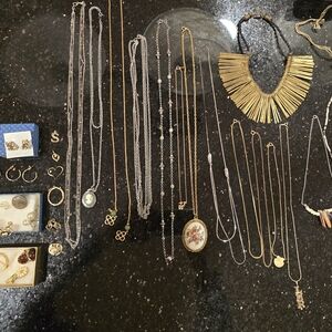 Asrtd Vintage Jewelry Avon Gold & Silver Necklaces, Earings, Pendants Make Offer